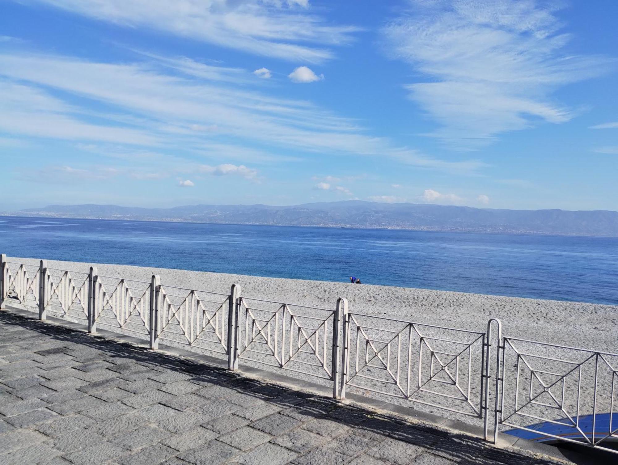 La Camera Nel Villaggio Messina Luaran gambar